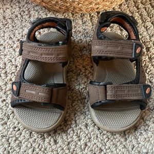Toddler “dad sandals”
